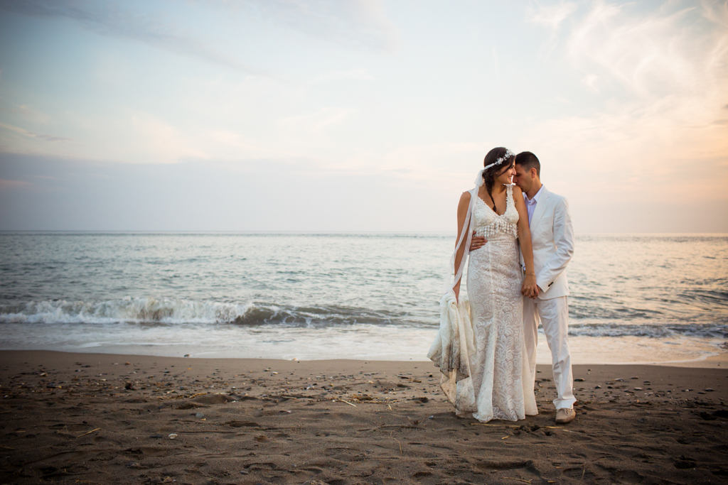 boda ibicenca en la playa- Granada. DobleEnfoque