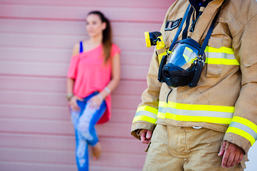 Preboda en parque de bomberos. Fotógrafos de boda Granada